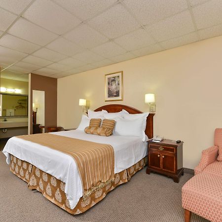 Americas Best Value Inn And Suites Виктория Экстерьер фото