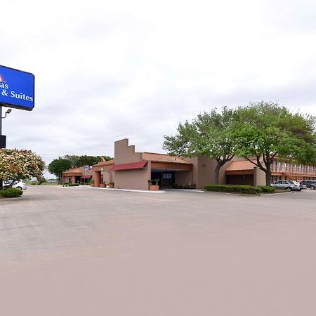 Americas Best Value Inn And Suites Виктория Экстерьер фото