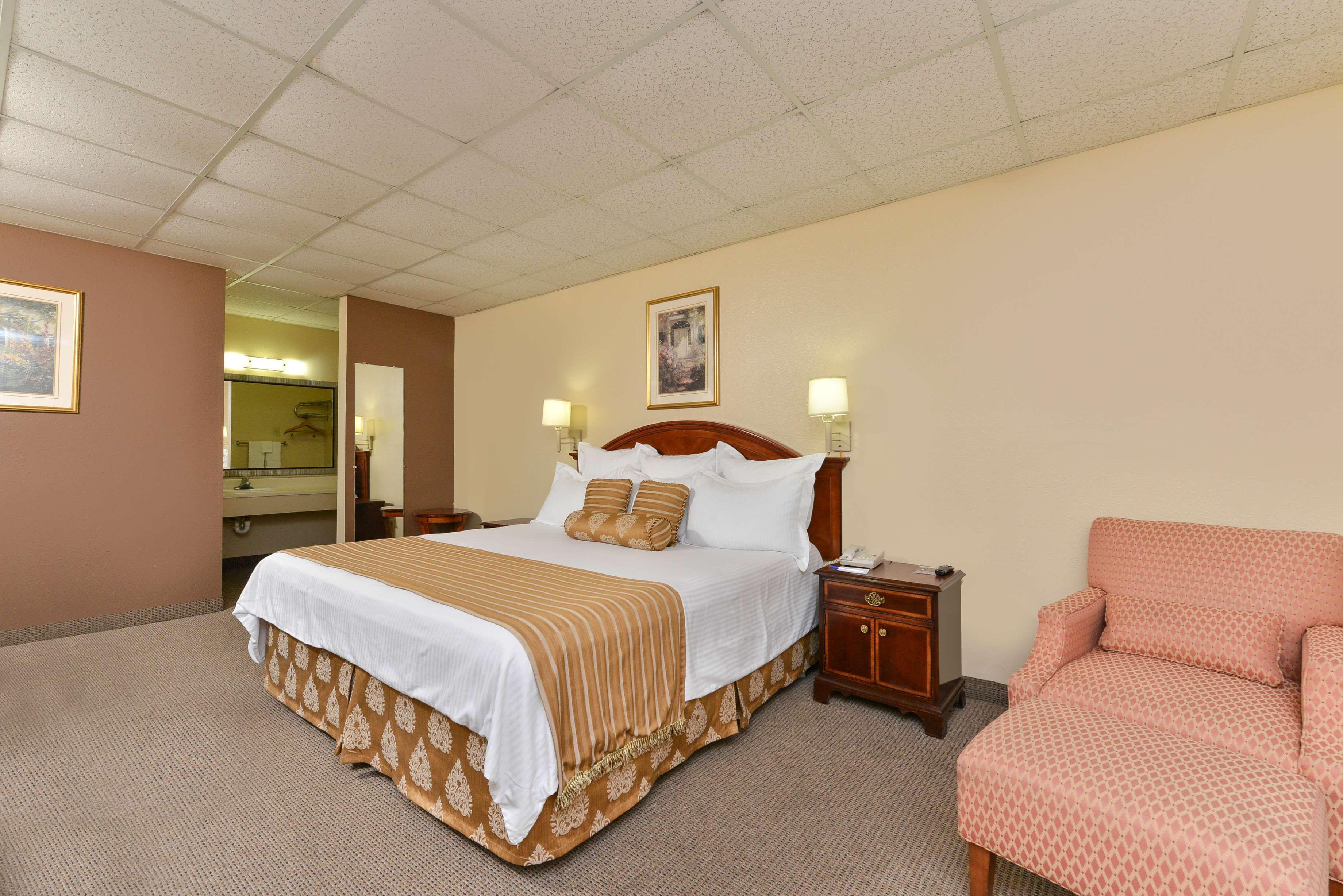 Americas Best Value Inn And Suites Виктория Экстерьер фото