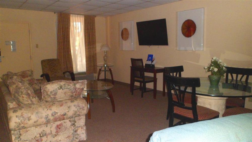 Americas Best Value Inn And Suites Виктория Номер фото